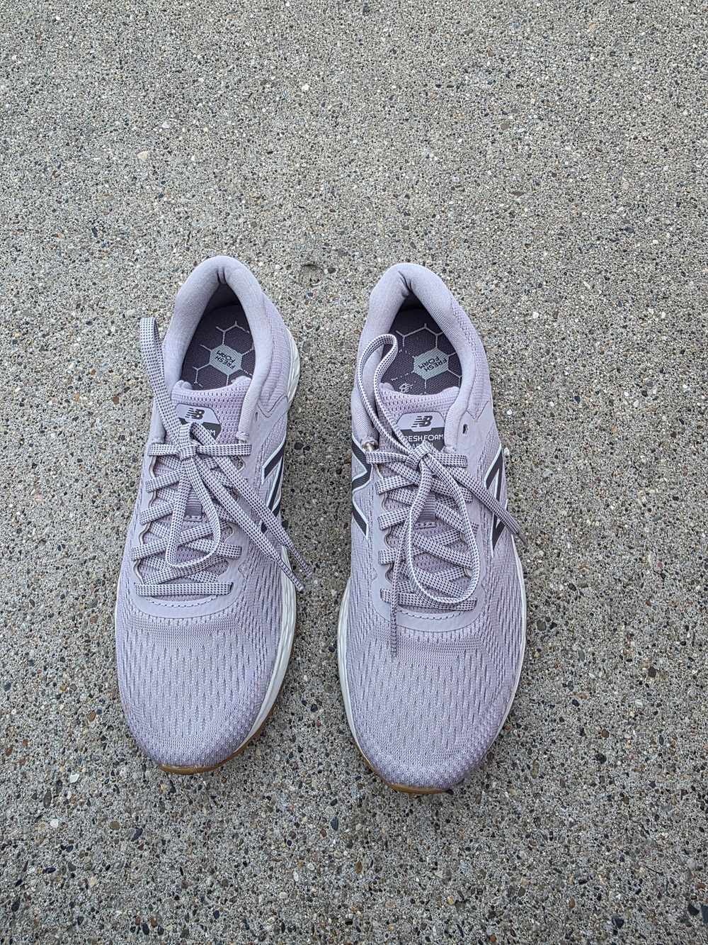 New Balance Women's Lavender Sneaker Women Size 8.5 - Picture 5 of 12
